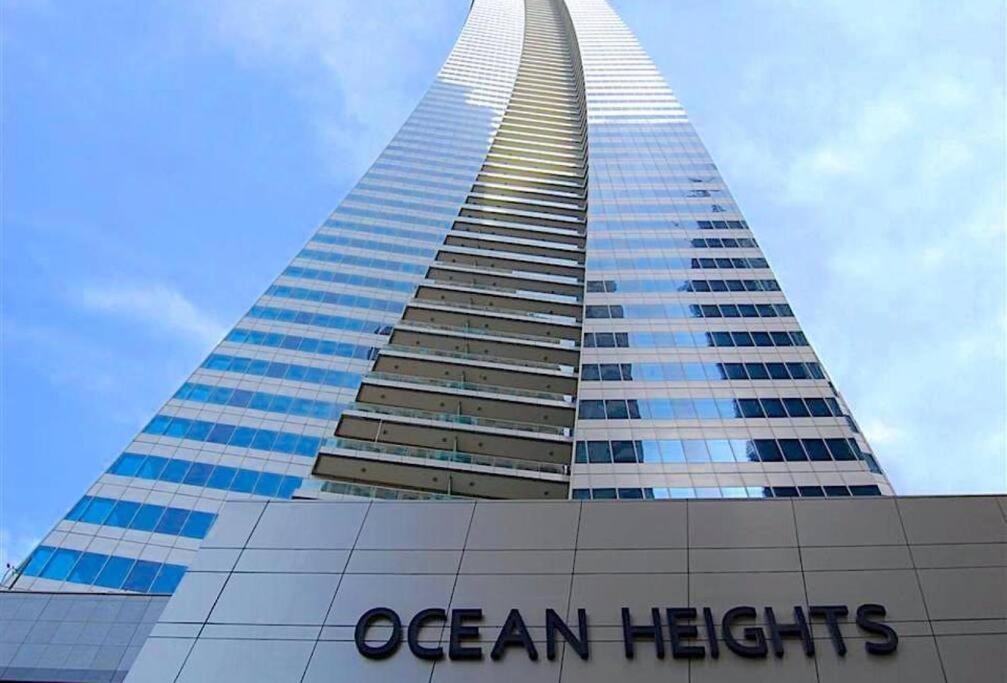 1 Bed With Sea View, Pool, Gym & Free Parking In Marina * دبي